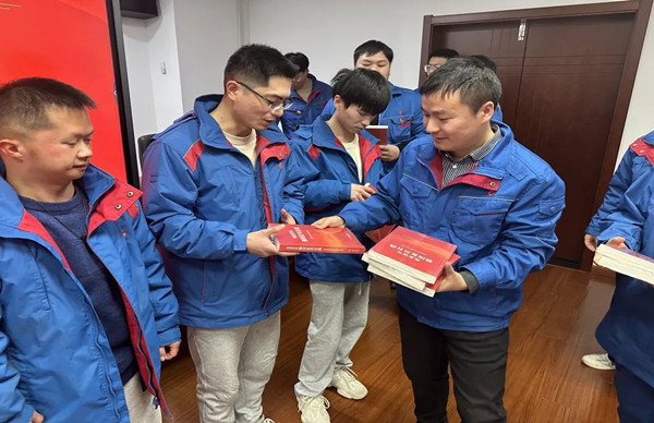 离团不离心 永远跟党走 ｜ 公司开展离团仪式暨主题团日活动