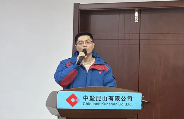 超龄退团代表胡佳超作离团发言